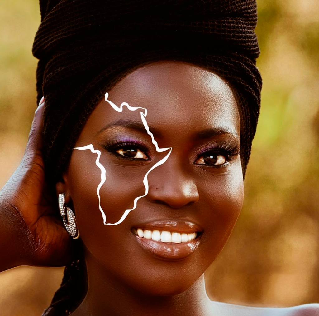 https://afripic.senedooerp.com/wp-content/uploads/Charlotte-josephine.png